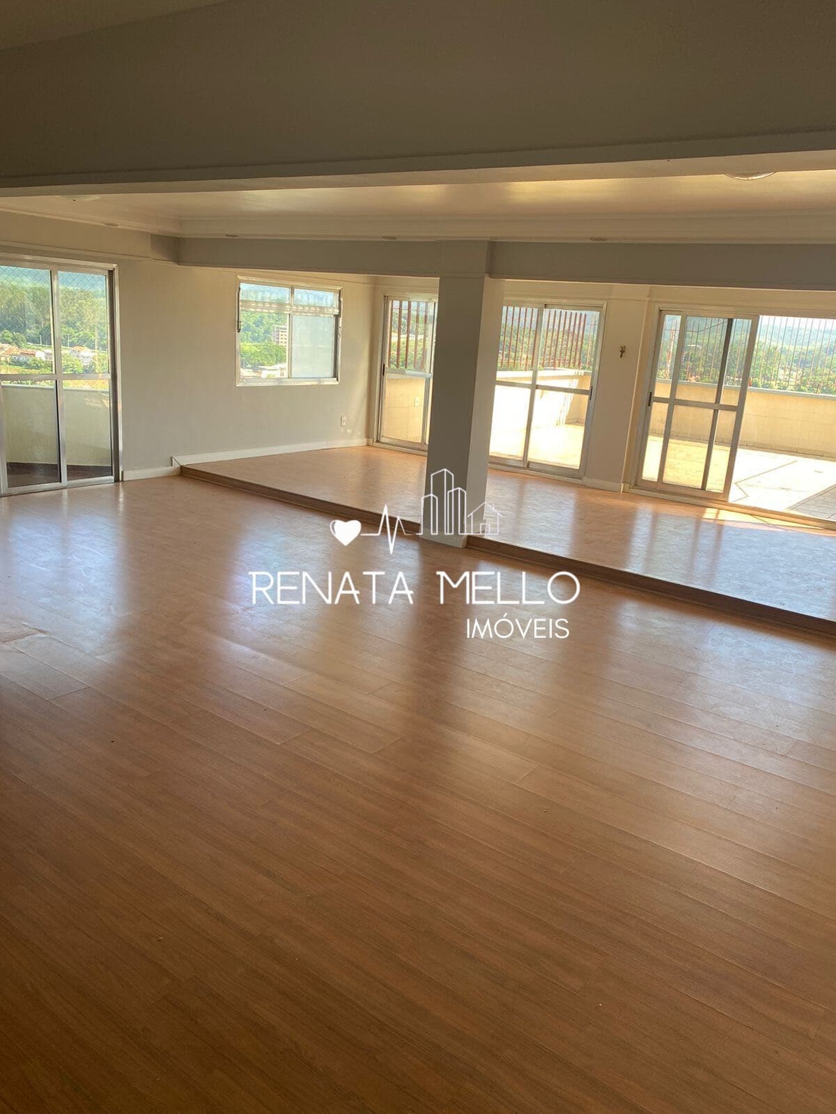 Cobertura Linear com 5 quartos e 4 vagas na garagem