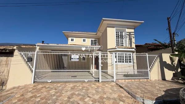 Casa com 4 quartos para locação