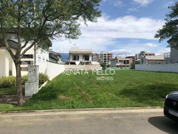 Terreno plano na Fase 1
