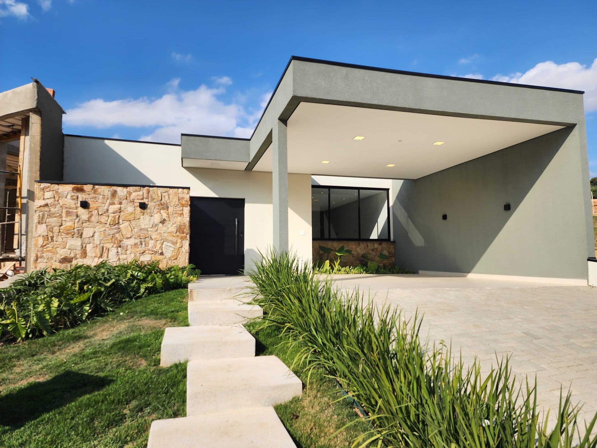 Casa no Condomínio Helena Maria