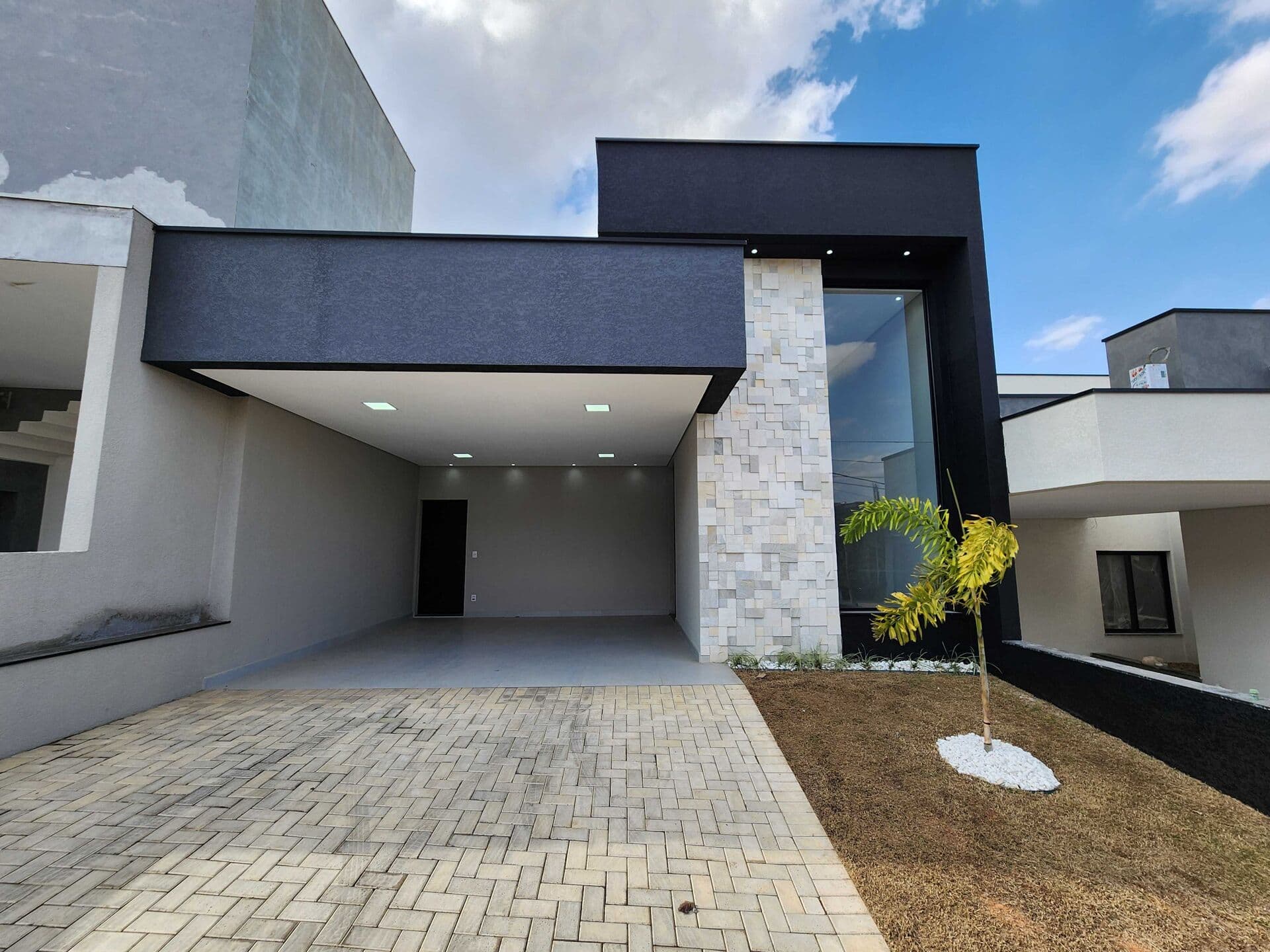 Casa no Condomínio Helena Maria