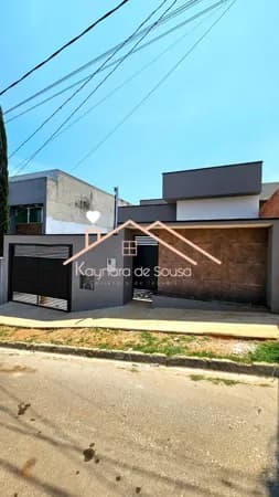 Casa de lote inteiro, maravilhosa, EM FASE FINAL DE ACABAMENTO no Parque Real !!