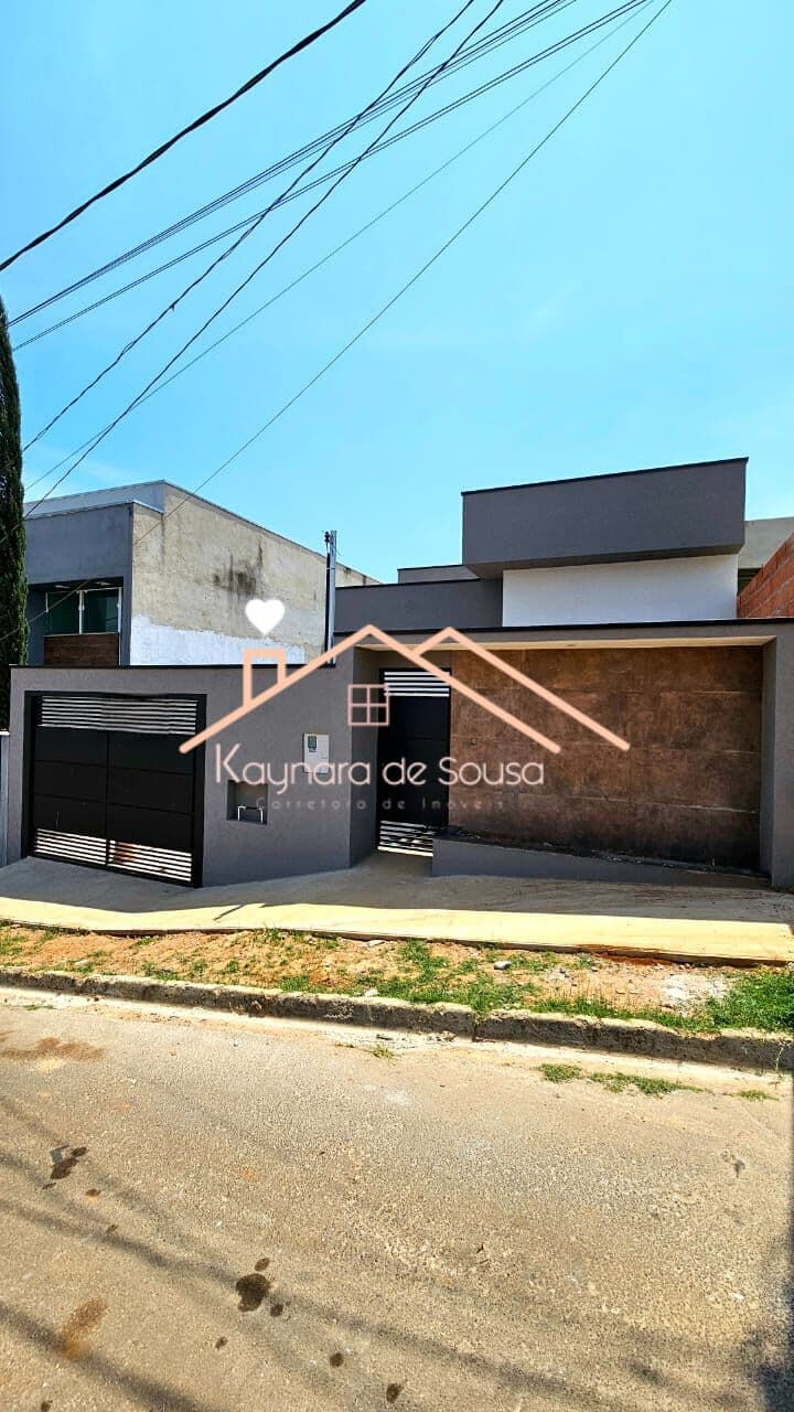 Casa de lote inteiro, maravilhosa, EM FASE FINAL DE ACABAMENTO no Parque Real !!