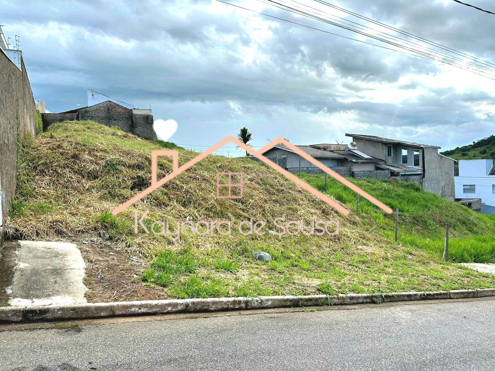 Terreno Lote no Colinas de Santa Bárbara em Pouso Alegre/MG