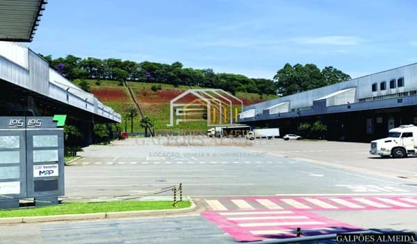 Galpão/Depósito/Armazém em Guarulhos - Água Chata