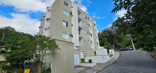 Apartamento com 2 Quartos na Velha Central