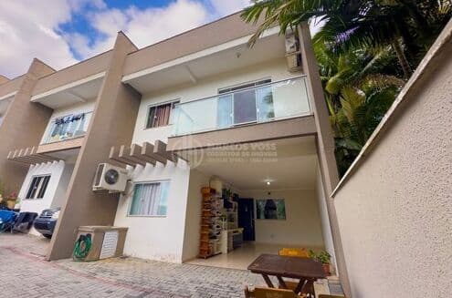 Sobrado à Venda no Bairro Tribess