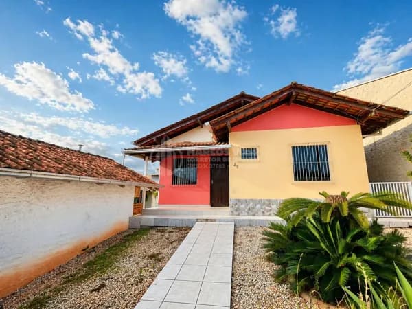 Casa com 3 Quartos na Itoupavazinha