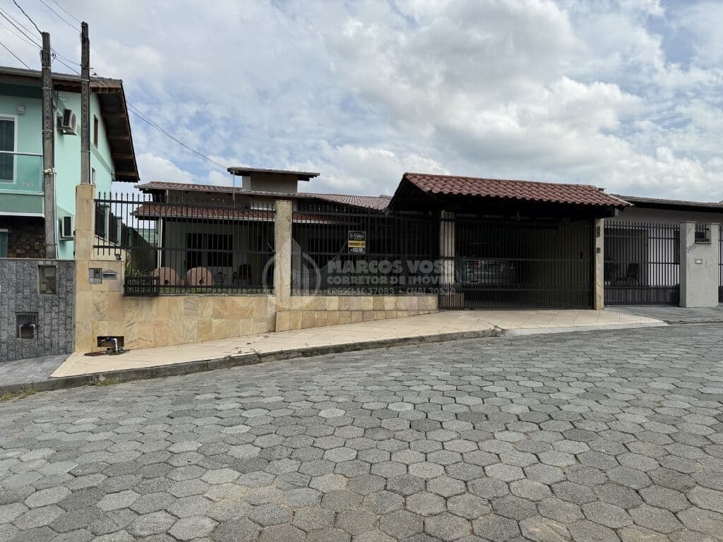 Casa Térrea com 3 Quartos na Itoupavazinha