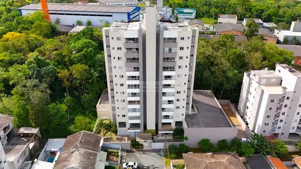 Apartamento com 3 Quartos e Terraço no Salto Weissbach