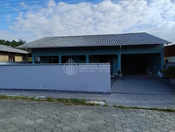 Casa com Piscina na Itoupava Central
