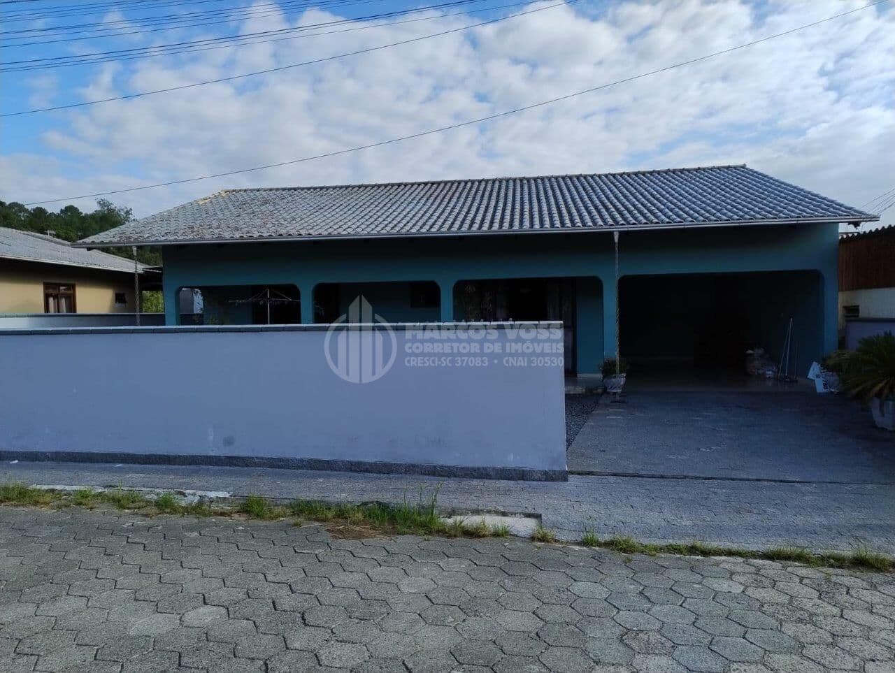 Casa com Piscina na Itoupava Central