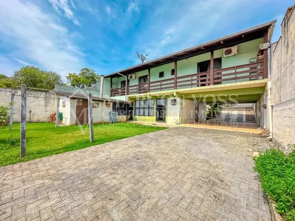 Casa com 5 Quartos na Velha