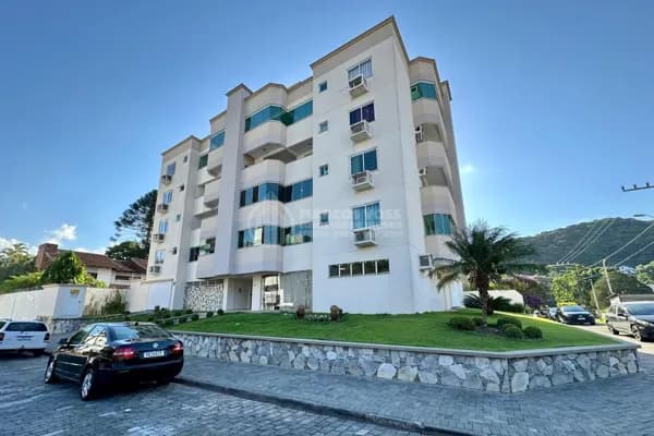 Apartamento na Ponta Aguda