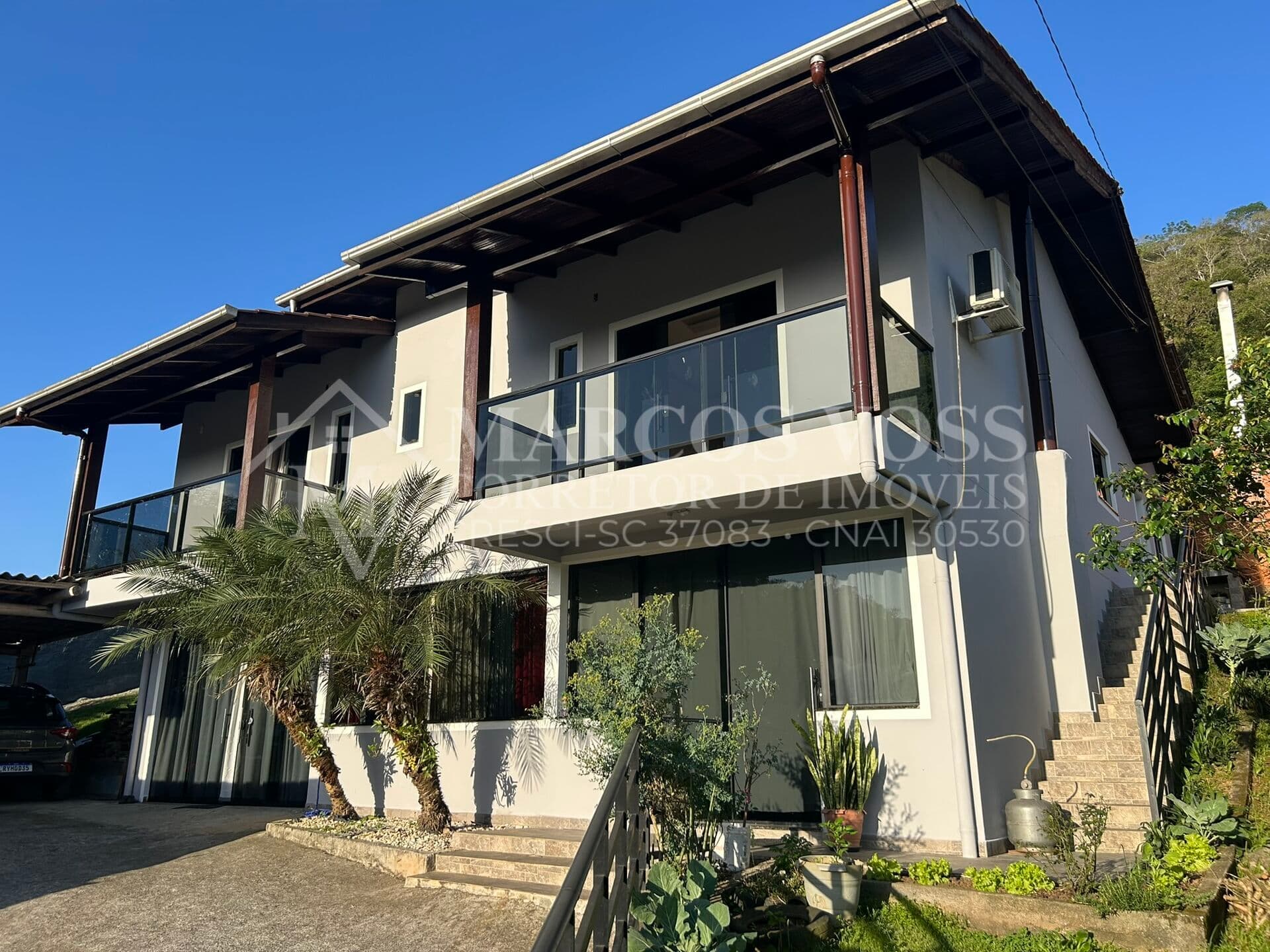 Casa Ampla de Dois Pavimentos no Salto do Norte