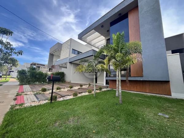 Casa Térrea no Parqville Jacarandá | 3 Suítes | Piscina Aquecida
