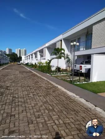 Sobrado à venda no bairro Santa Genoveva em Goiânia/GO