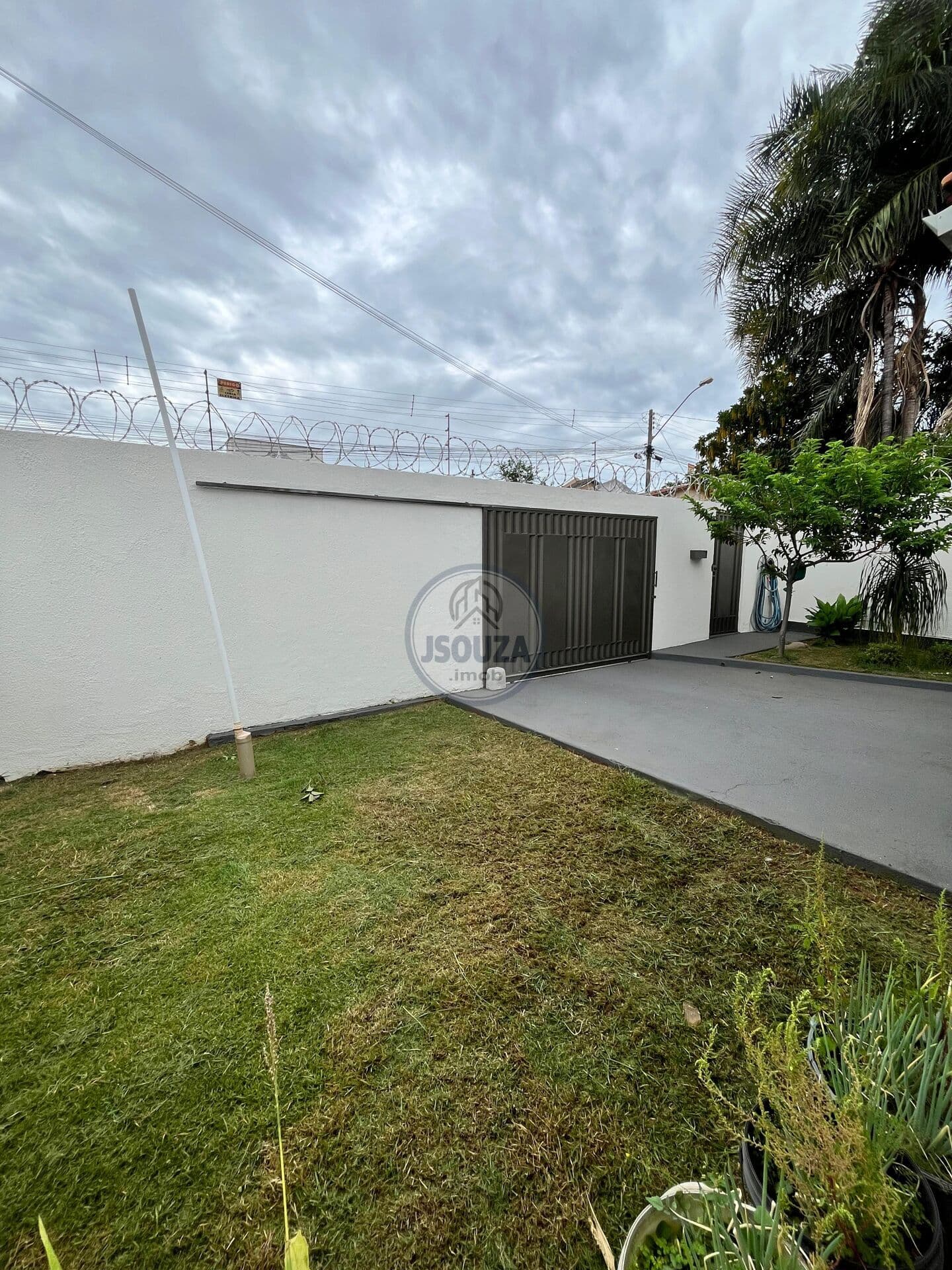 Casa com 3Q Semi-Mobiliada no Faiçalville!