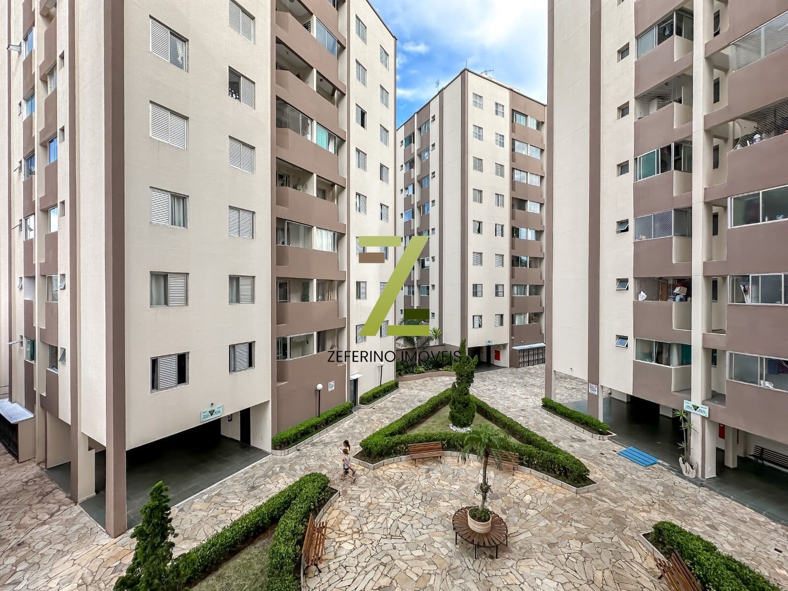 VENDA - Apartamento 2 quartos, varanda e vaga ao lado do metrô Capão Redondo/SP