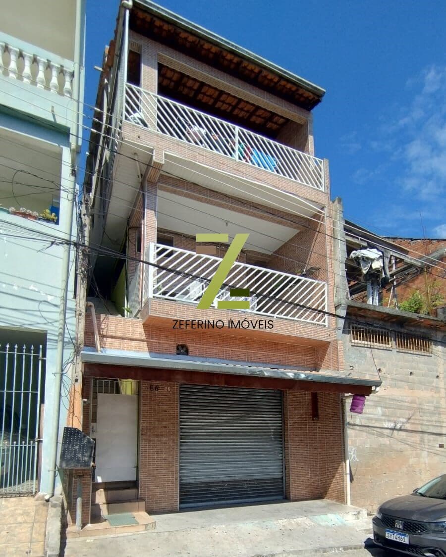 VENDA - Casa Sobrado com 3 pavimentos salão comercial e edícula no Embú/SP