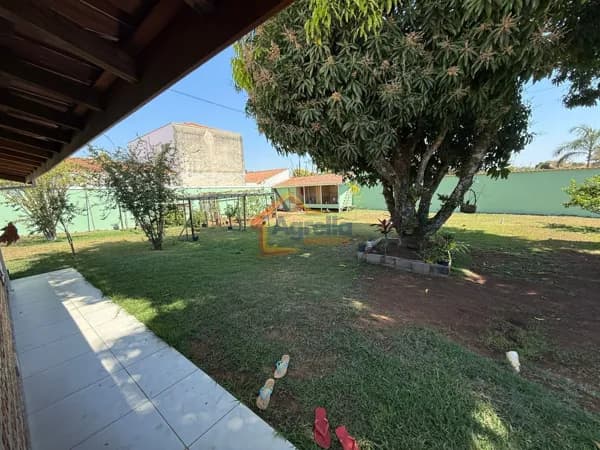 CHÁCARA À VENDA EM MOGI MIRIM COM 3 DORMITÓRIOS, SUÍTE, PISCINA, ÁREA GOURMET, SEGURANÇA E ÁRVORES FRUTÍFERAS