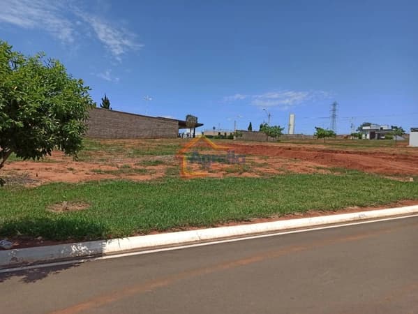 Lote/Terreno em Mogi Mirim - Condomínio Morro Vermelho II