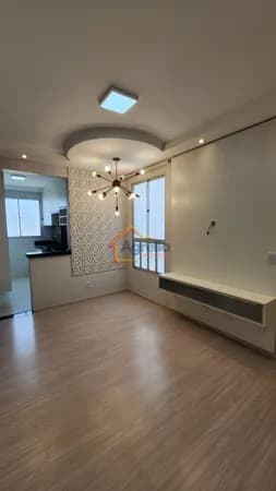 APARTAMENTO À VENDA COM 2 DORMITÓRIOS, MÓVEIS PLANEJADOS, GARAGEM COBERTA E CONDOMÍNIO COMPLETO EM MOGI GUAÇU