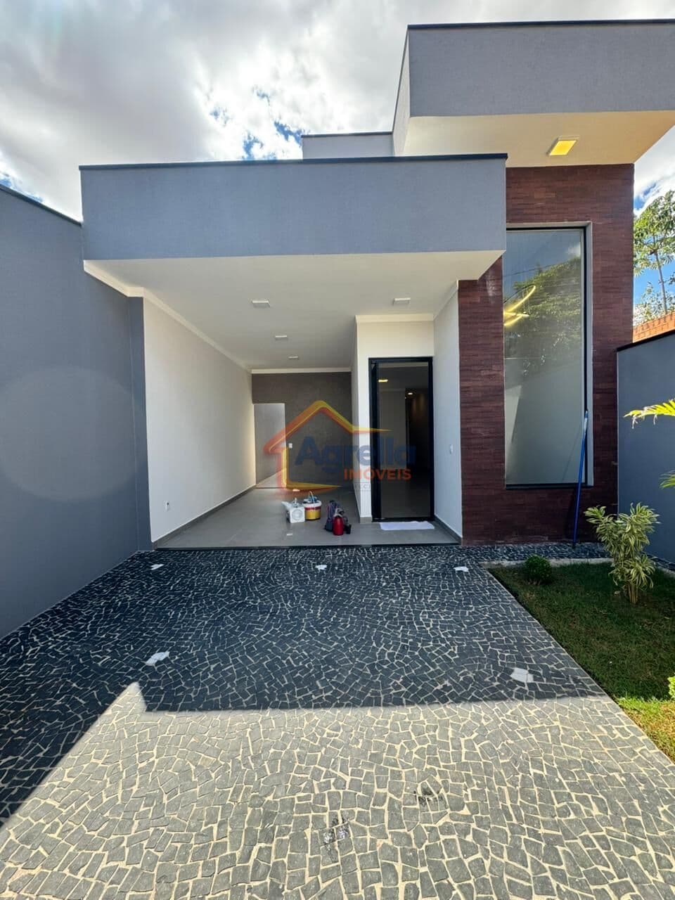 CASA NOVA COM 2 DORMITORIOS SUITE PE DIREITO ALTO COZINHA INTEGRADA GARAGEM COBERTA LAVANDERIA ACEITA FINANCIAMENTO