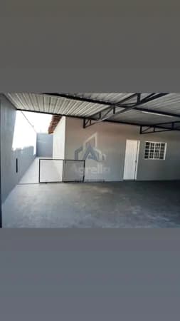 CASA À VENDA COM 3 DORMITÓRIOS, GARAGEM PARA 3 CARROS, PORTÃO ELETRÔNICO, PRONTA PARA MORAR, ACEITA TROCA