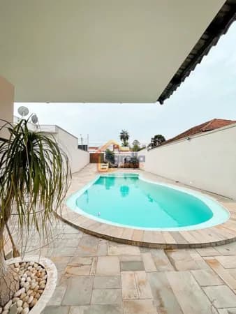 CASA MOGI GUACU 3 DORMITORIOS COM PISCINA E SALAO DE FESTAS 4 VAGAS