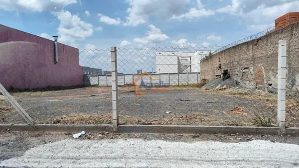 Lote/Terreno em Mogi Mirim - Jardim Scomparim