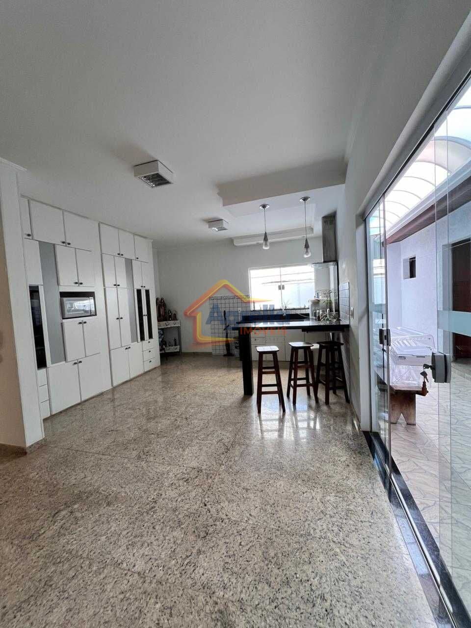 CASA À VENDA NO JARDIM SANTA MARIA EM MOGI GUAÇU/SP