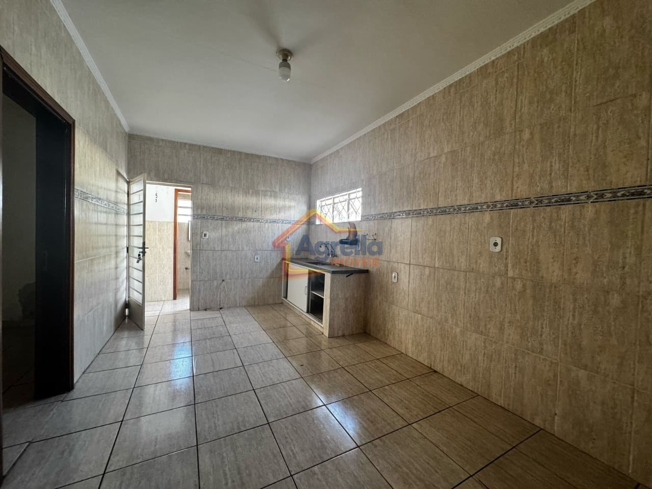 Casa em Mogi Mirim - Aterrado