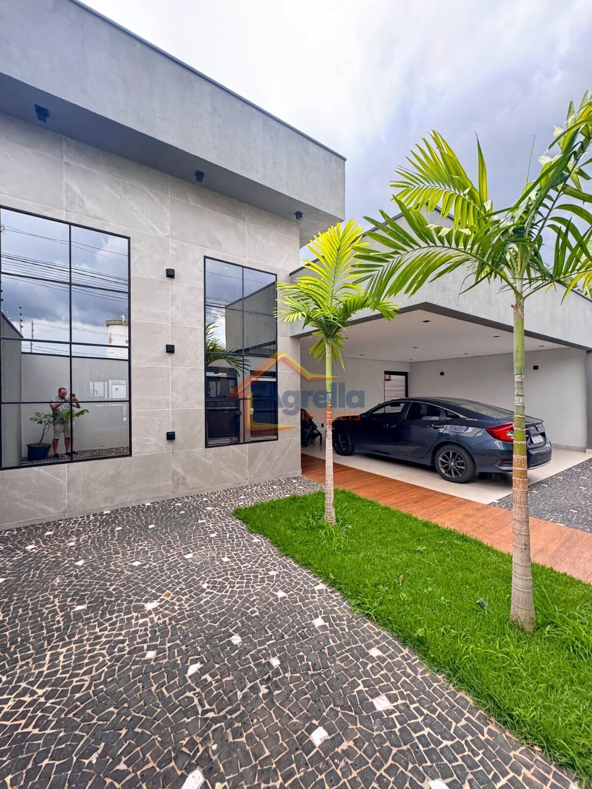 CASA TOTALEMENTE PLANEJADA E COM FINO ACABAMENTO A VENDA NO RESIDECIAL DO BOSQUE - MOGI MIRIM/SP