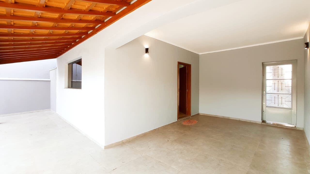 CASA COM 2 SUÍTES À VENDA NO JARDIM AURORA EM MOGI MIRIM/SP