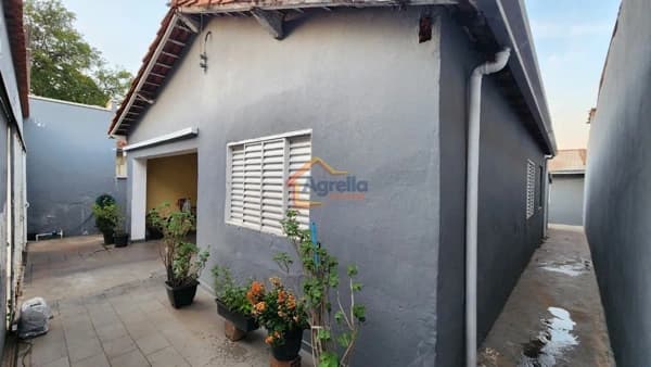 Casa em Mogi Mirim - Aterrado
