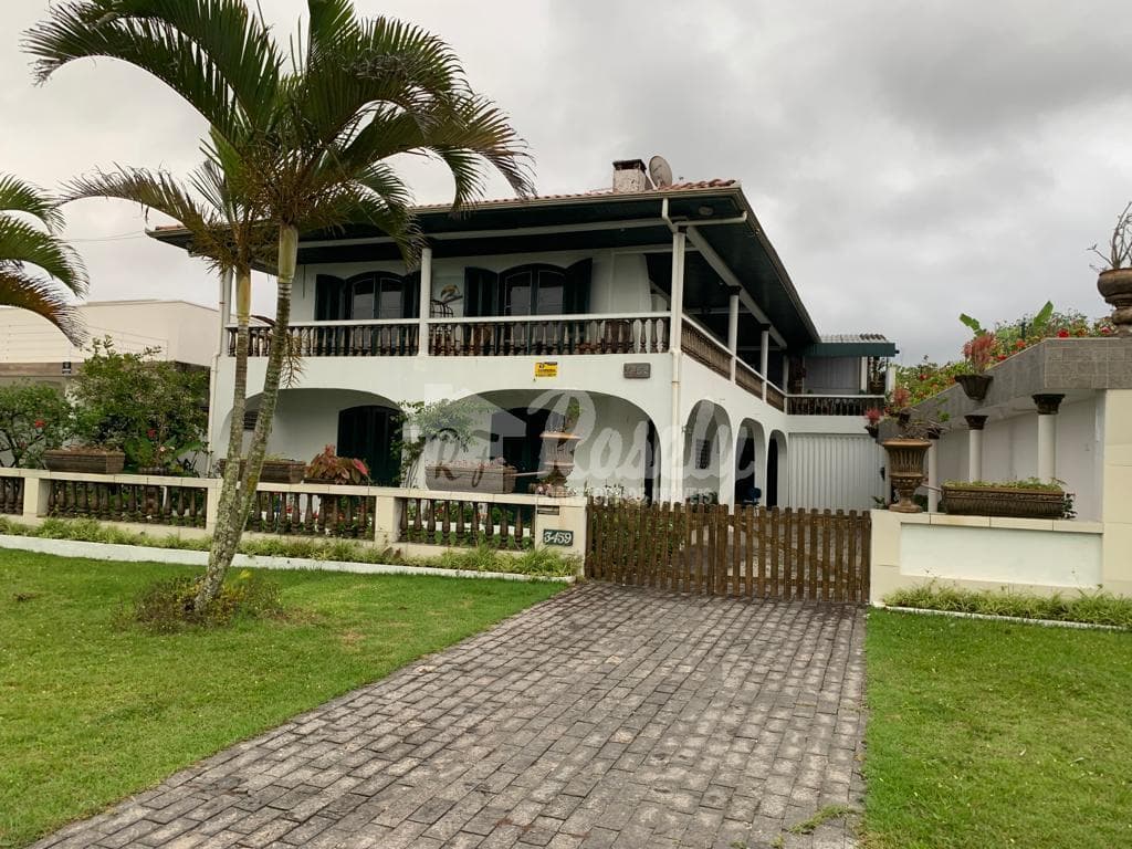 Sobrado à venda no Balneário Canoas em Pontal do Paraná/PR