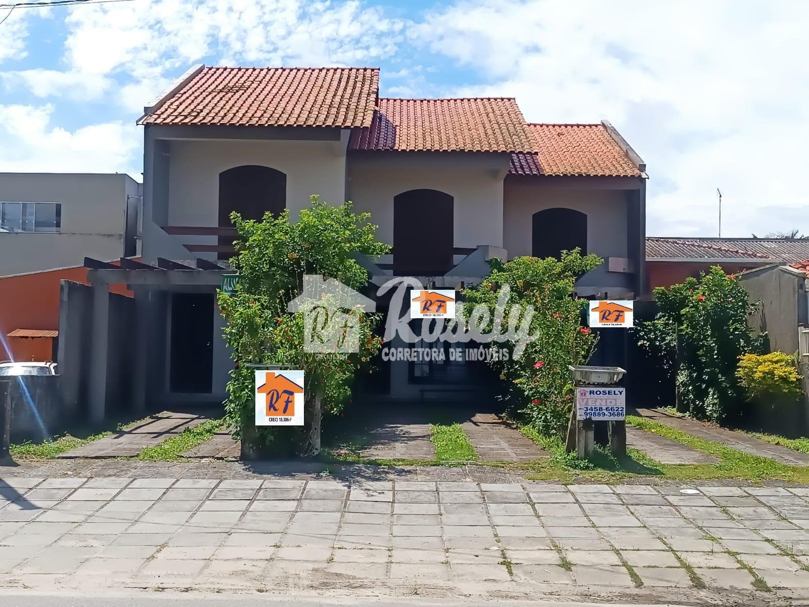 Sobrado à venda no Balneário Shangri-Lá em Pontal do Paraná/PR