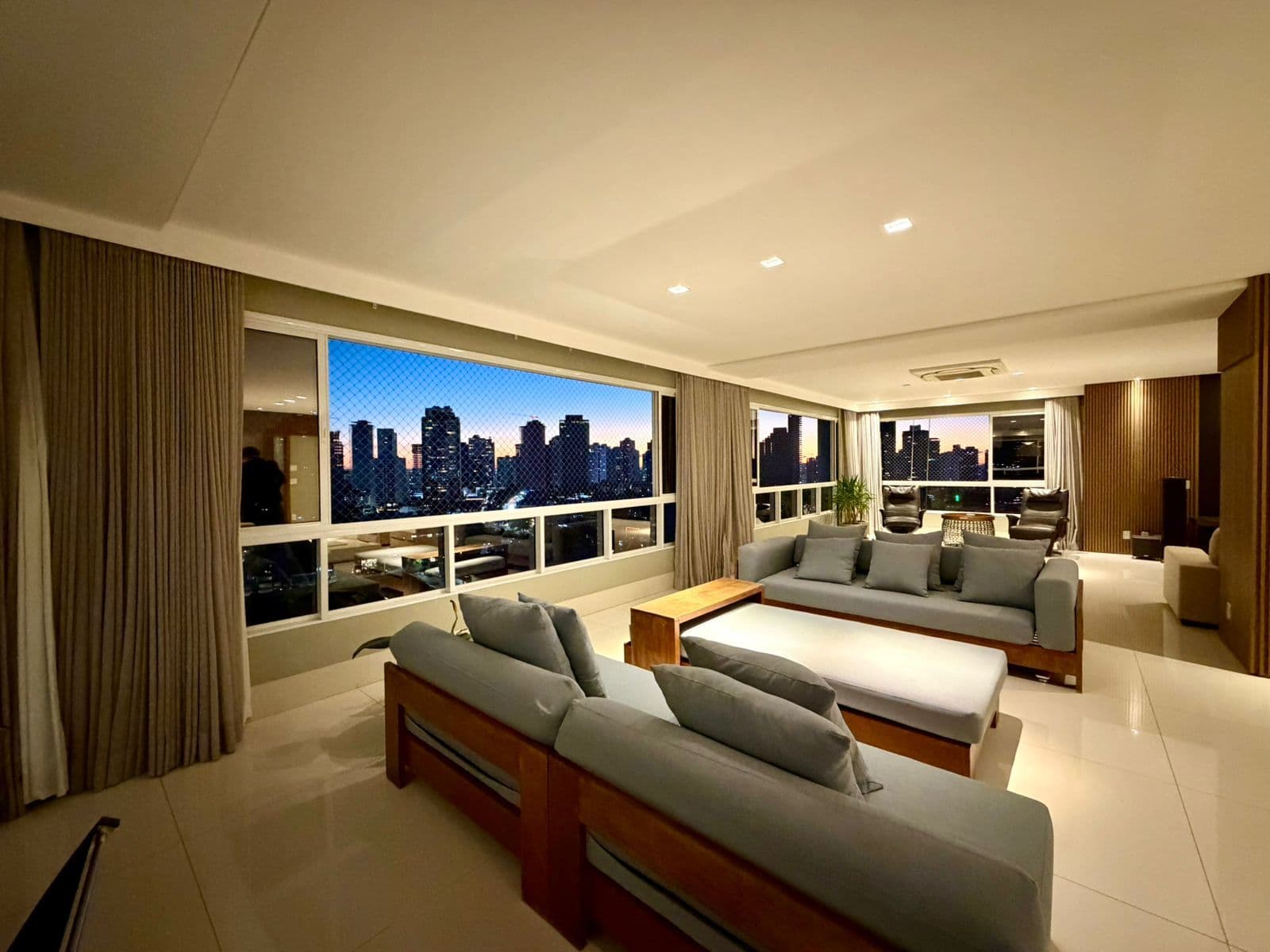 Apartamento Padrão 411 m² 1 por andar