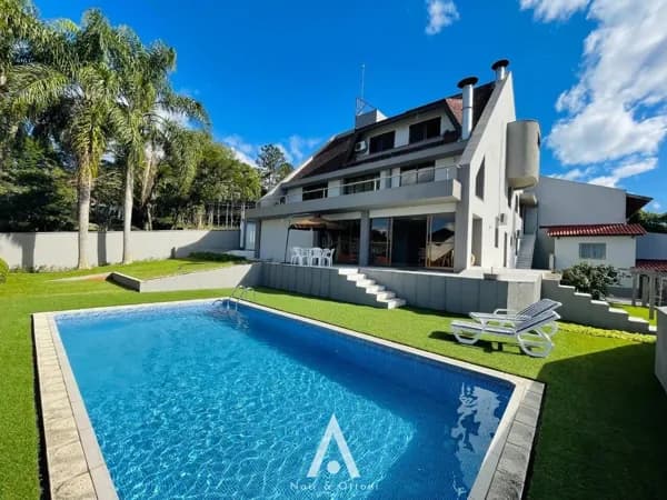 Casa 470 m² com 4 suítes