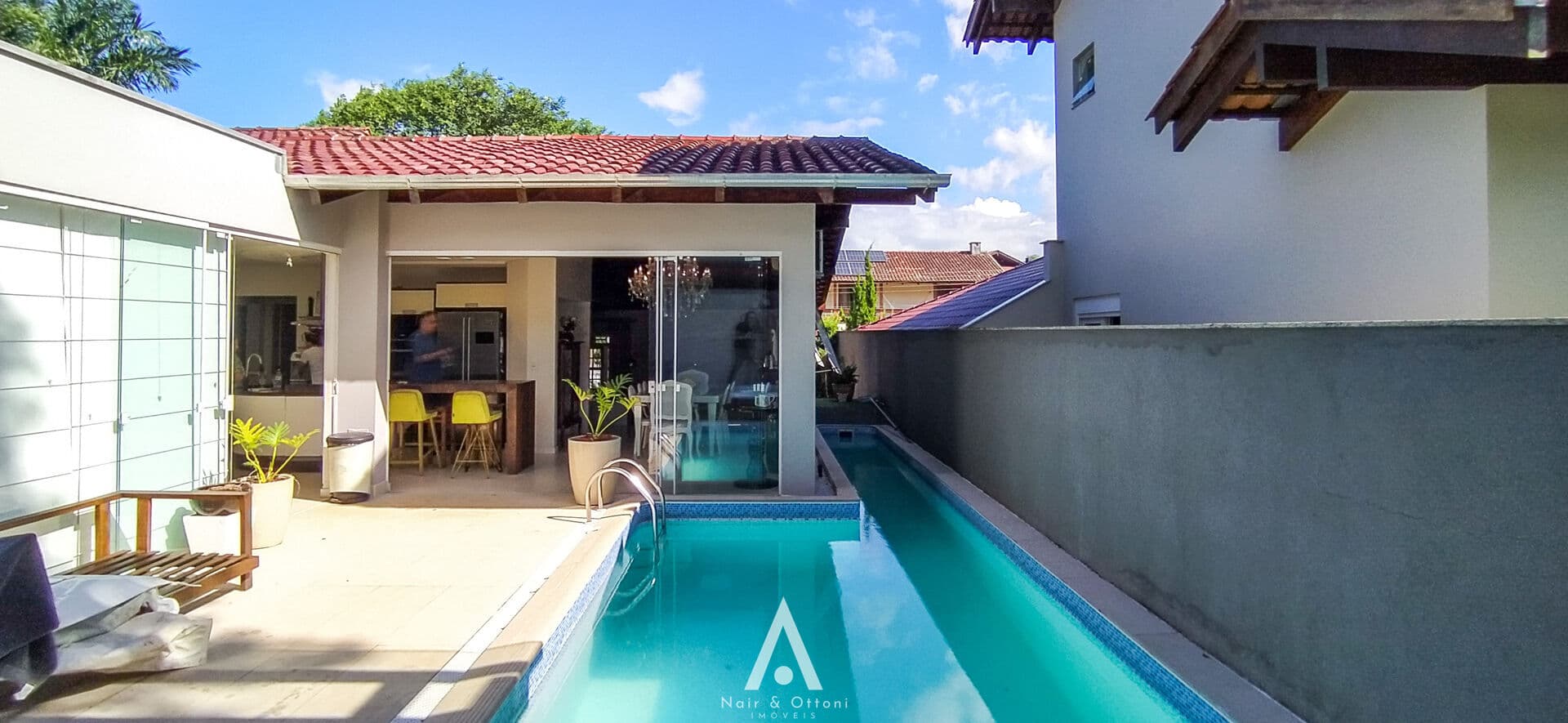 Casa com piscina no Condomínio City Figueiras, 3 quartos, sendo 1 suíte