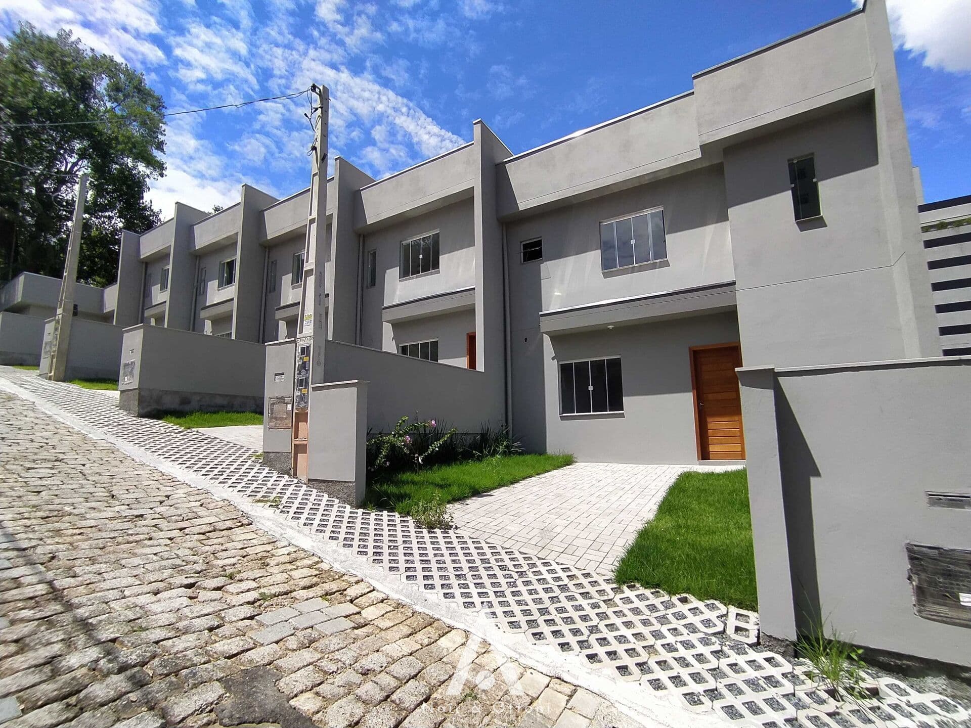 Sobrado com 3 quartos, sendo 1 suíte no Bairro Vila Nova, Blumenau/SC