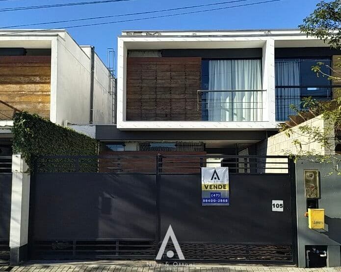 Sobrado com 2 Suítes no bairro Água Verde, Blumenau/SC
