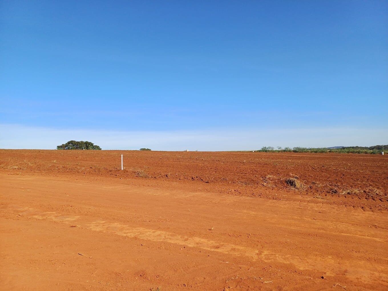 Terrenos a partir de 360,00 m² ate 432,00m² Residencial fechado , com portaria 24 hs
