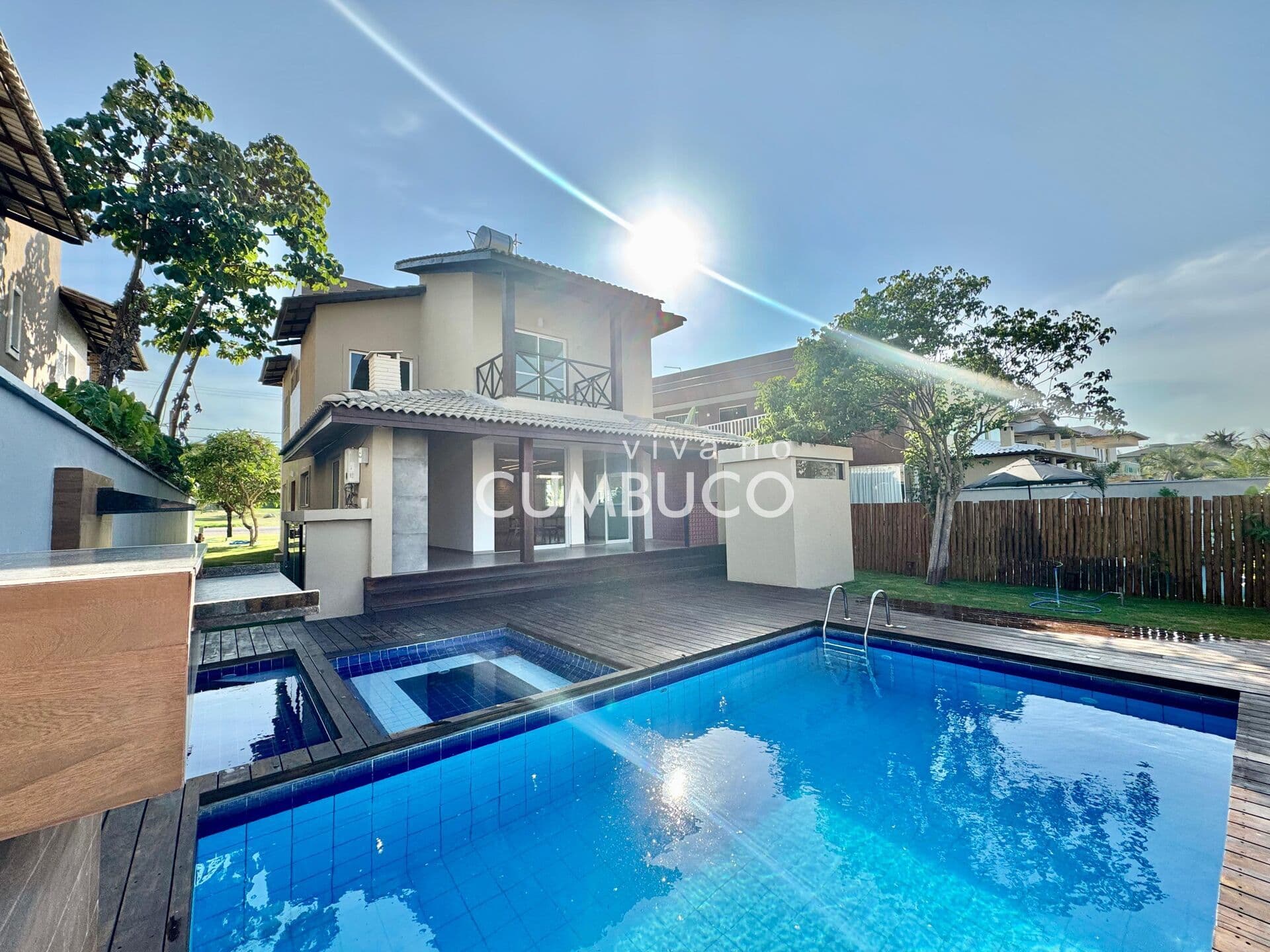 Casa Sobrado com 4 dormitórios à venda, 220 m² por R$ 1.550.000,00 - Cumbuco - Caucaia/CE
