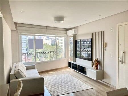 Apartamento a venda com 80 metros quadrados, possui 2 quartos. Localizado no Jardim Botânico - Porto Alegre - RS