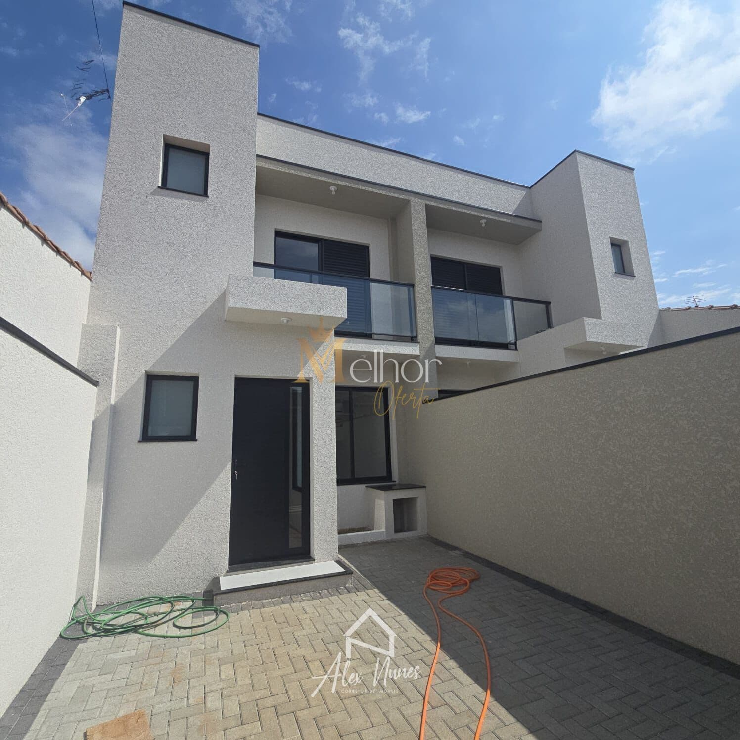 Casa Nova à Venda em Alvinópolis, Atibaia - SP