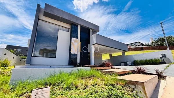 🏡 Luxo, Conforto e Segurança em Condomínio Fechado! 🏡