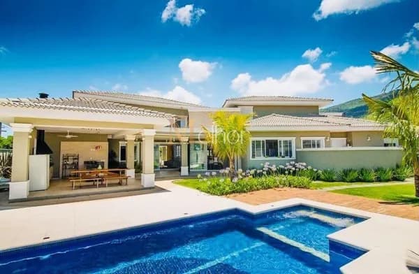 Casa à Venda – Condomínio Flamboyant, Atibaia-SP