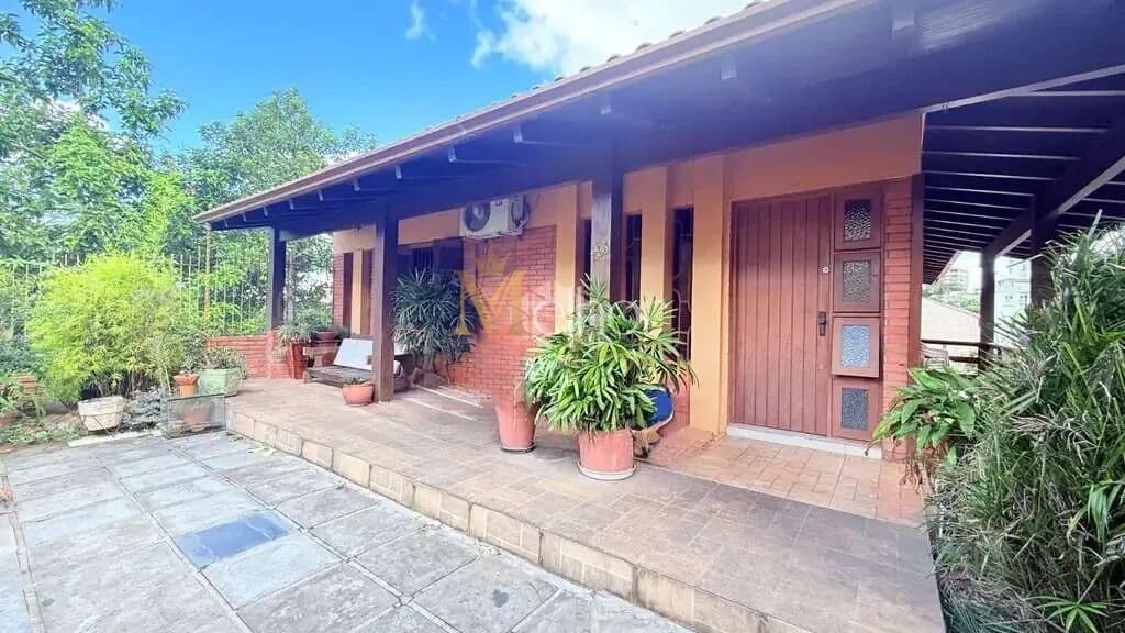 Casa à venda no Centro de Novo Hamburgo com 4 dormitórios e 2 vagas
